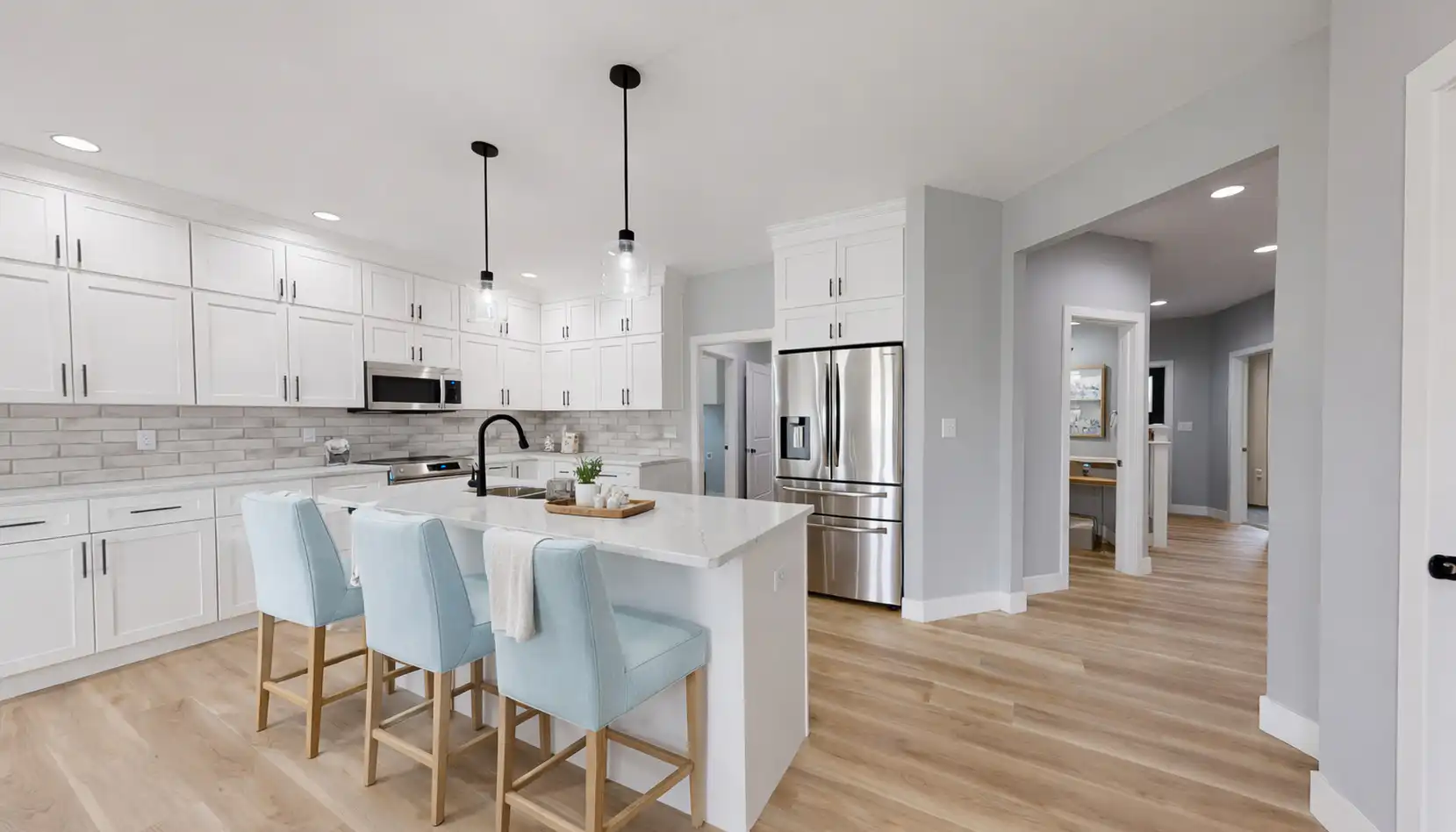 Eleanor 3-Car Modern Kitchen With Large Island