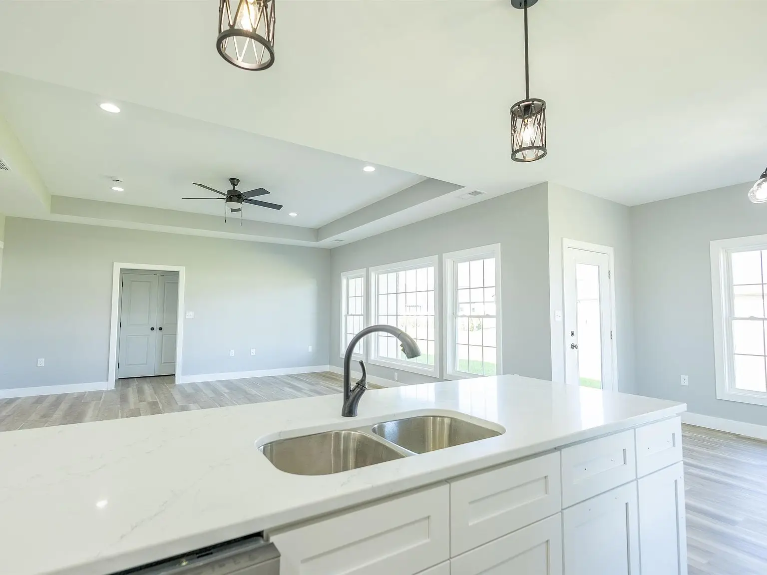 This Chris Brown Homes 1624 Eli Dr features a modern, open-concept kitchen and Kirkwood floor plan.