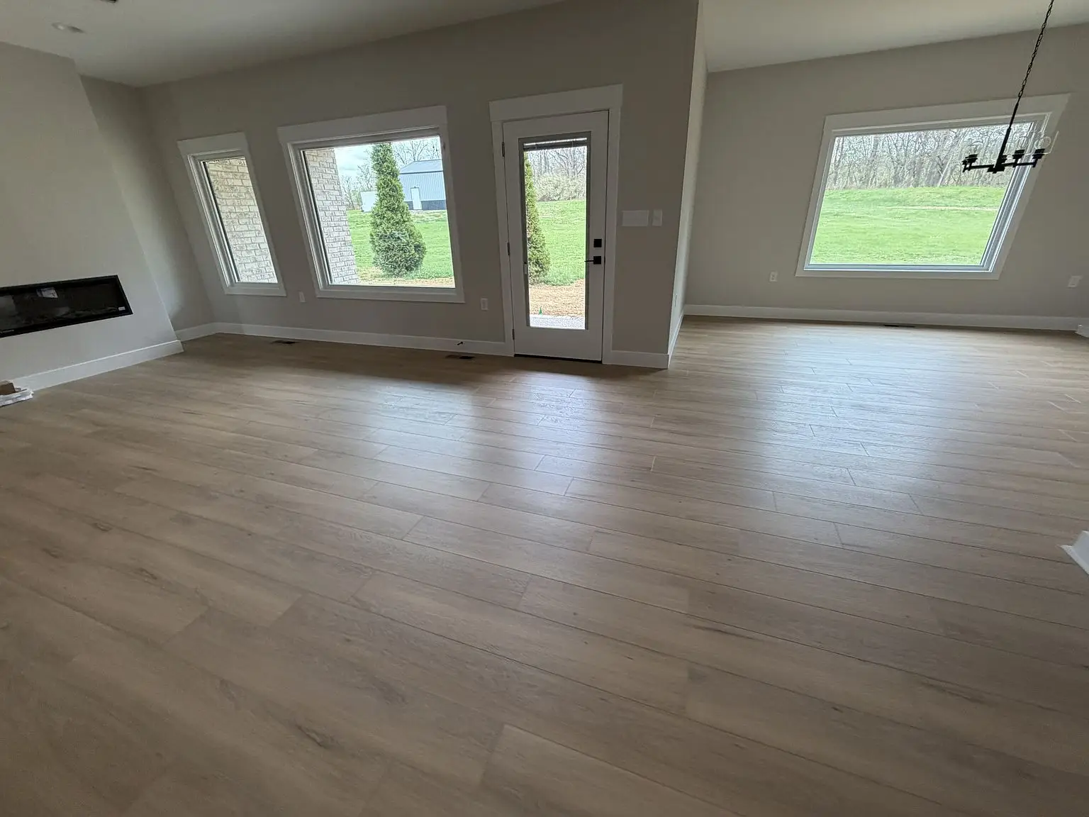 Spacious room in the Robin floor plan at Chris Brown Homes 6192 Ashford Cir, airy and bright.